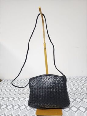 Authentic Bottega Veneta Vintage Intrecciato Nodini Crossbody Bag Black